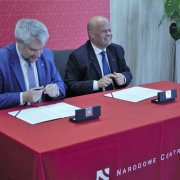 Prof. Zbigniew Błocki, NCN Director and Łukasz Wojdyga, NAWA Director sign the cooperation agreement