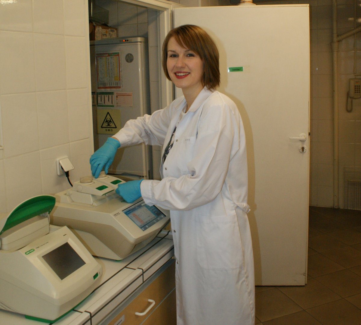 Magdalena Pacwa-Płociniczak w laboratorium