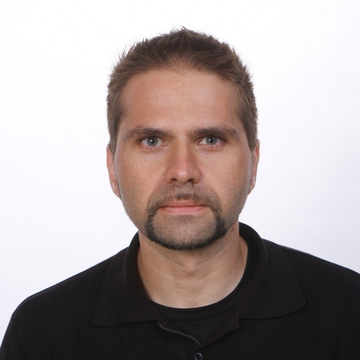 Dr hab. Krzysztof Pyrć - portrait photo